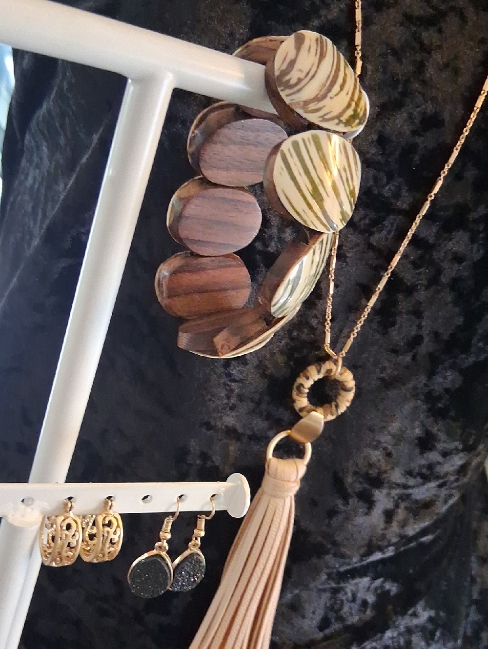 Women’s Beige Tassel Necklace 34 In.L Gold Earrings W/ A Wood & Shell Bracelet